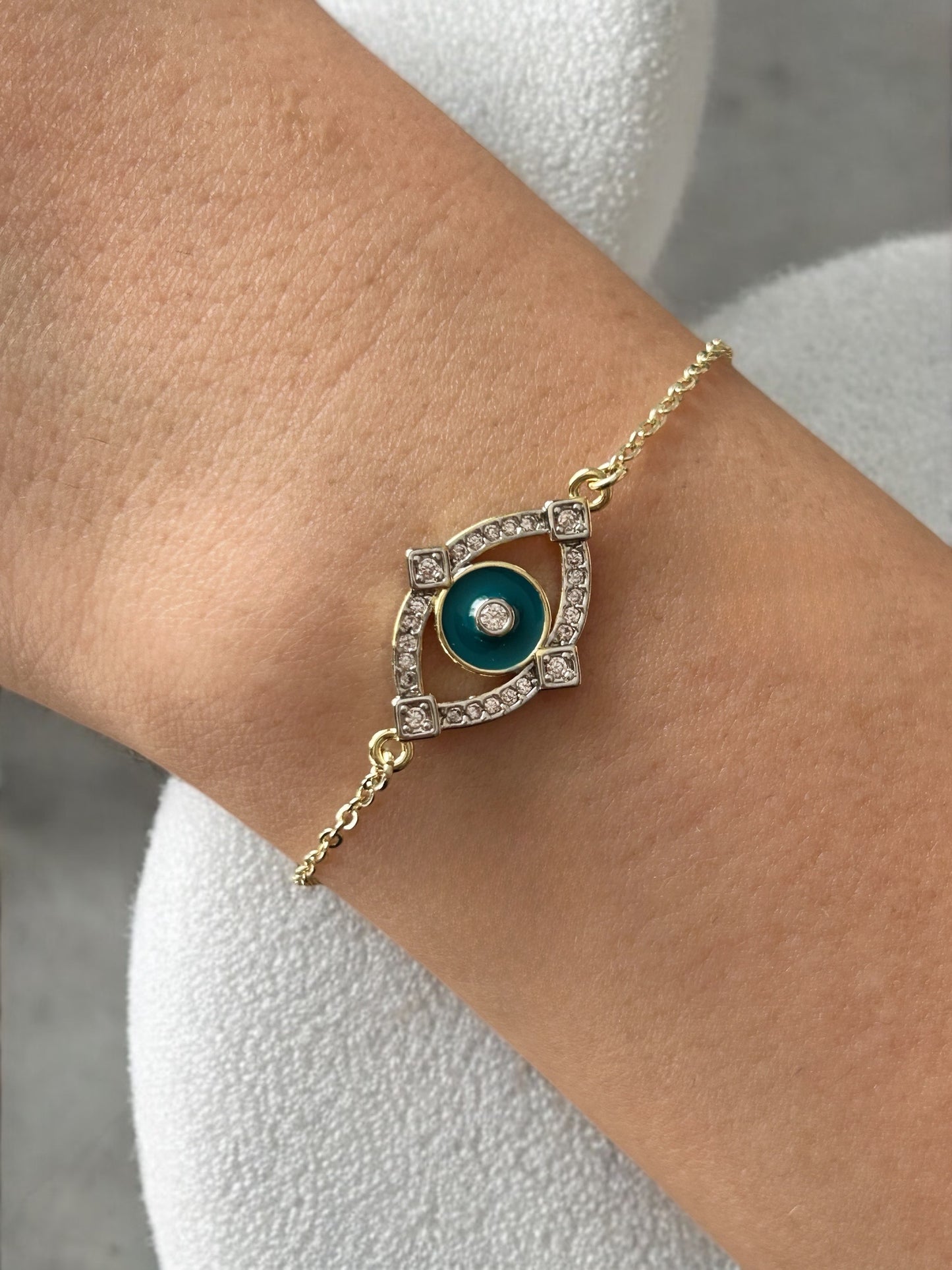 Özel Seri Blue Eyes Bileklik