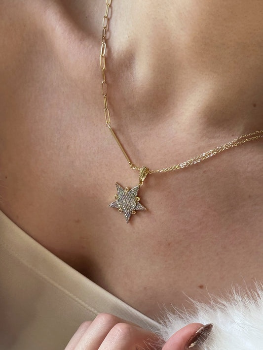 Özel Seri Ataç Detaylı Yıldız Kolye